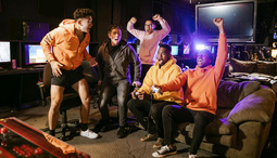 The Esports Fan Phenomenon: Combining Gaming and Sports