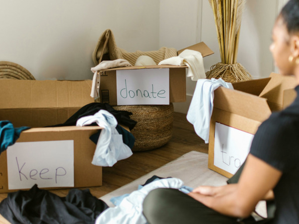 thumbnail of Reasons Why Decluttering Before Moving is a Game Changer for Your Wallet