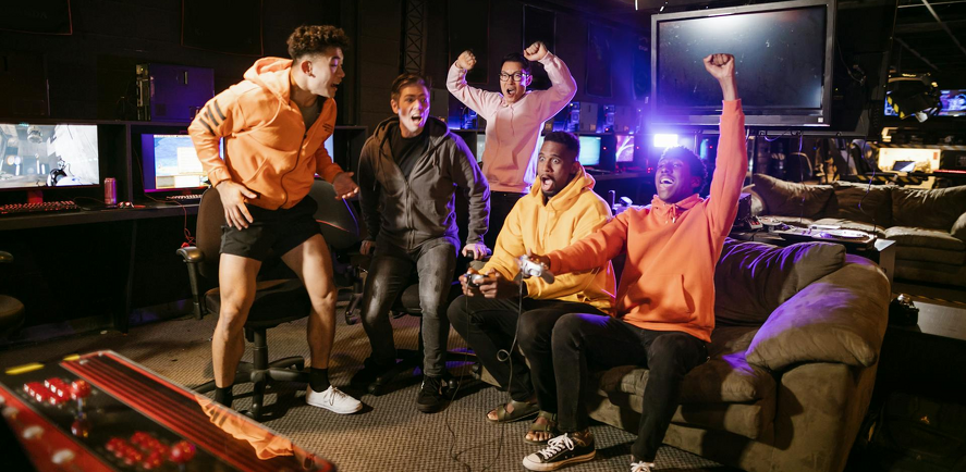 Esports Fan Engagement: Where Gaming Meets Sports